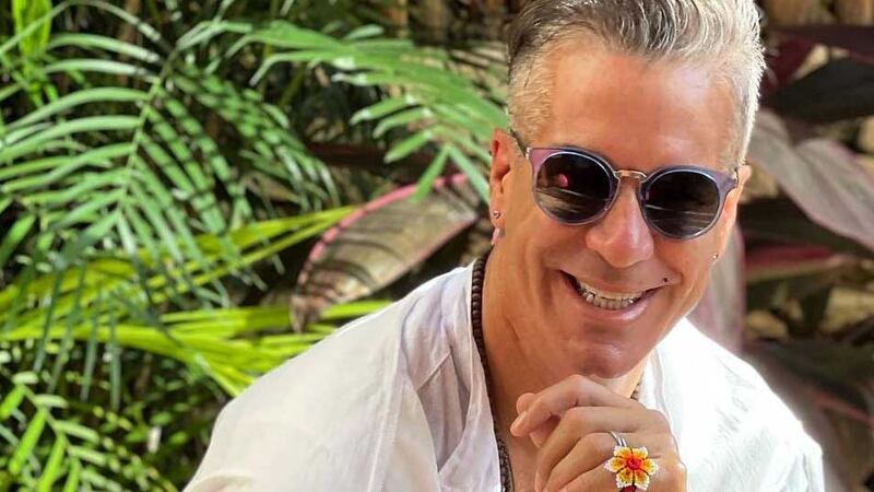 “Farsante”, Fernando Carrillo le respondió a Lili Estefan y a Laura Bozzo por criticarlo