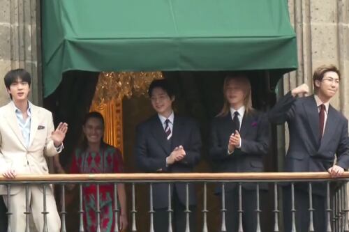VIDEO. Así fue la aparición de BTS en el Palacio Nacional de México