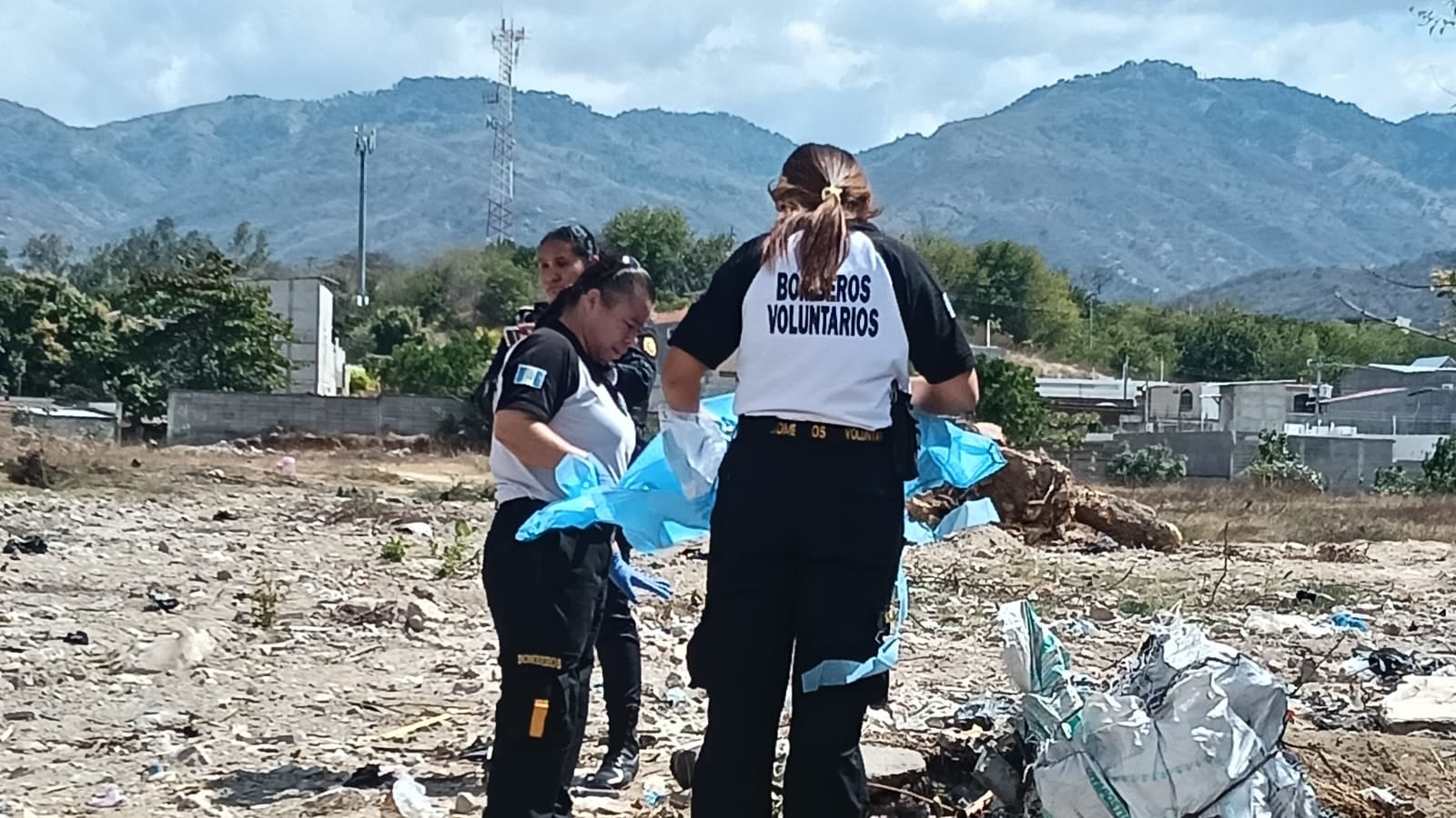Un hombre fue localizado en un terreno baldío. Foto: CBM