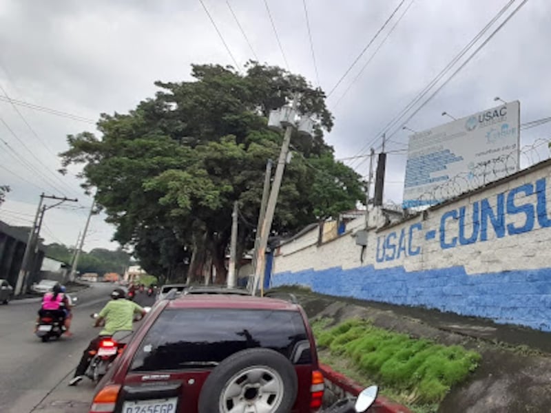 VIDEO. Encapuchados armados irrumpen en CUNSUR y generan tensión