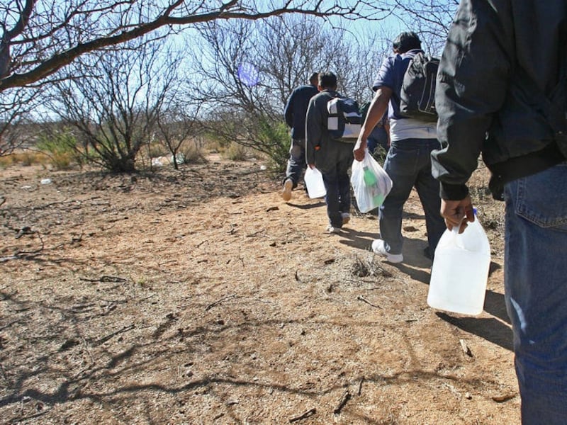 Migración advierte que la ola de calor en la frontera de Estados Unidos y México es un riesgo latente para los migrantes