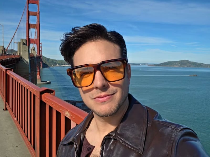 Video. Vadhir Derbez abre convocatoria para encontrar una pelirroja: ¿para proyecto o pareja?