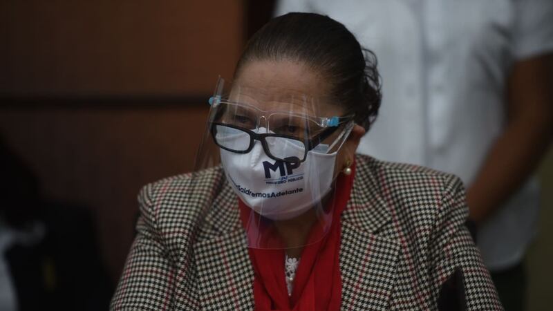 Fiscales objetan decisiones de la jefa del MP por traslado de investigaciones