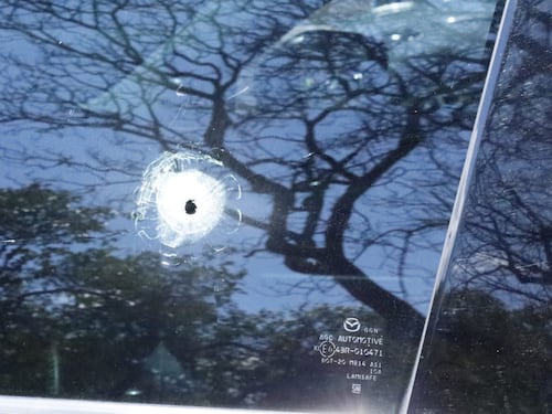 Ataque armado contra camionetilla deja dos heridos en bulevar Liberación