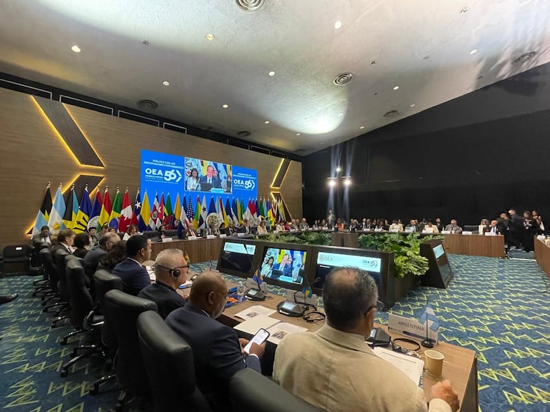 Diálogo entre jefes de delegación de los 32 Estados miembros y observadores permanentes, en el marco del 56.° Período Ordinario de Sesiones de la Asamblea General de la Organización de Estados Americanos (OEA).