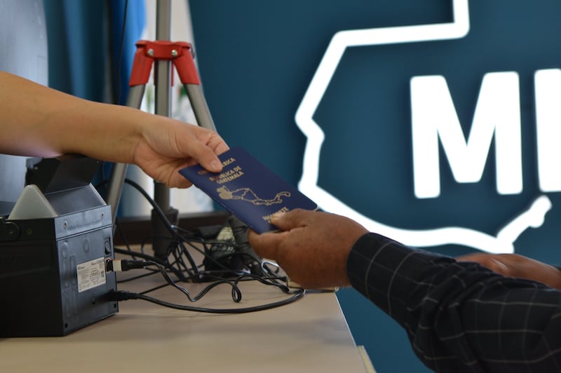 El Instituto Guatemalteco de Migración informó sobre sedes habilitadas y requisitos. Foto: IGM.