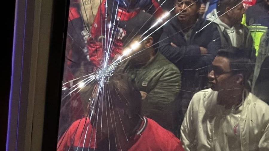 Aficionados de Xelajú agredieron el bus de Guastatoya. Foto: RRSS