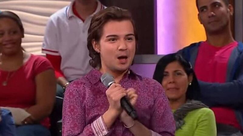 Jay Colindres lanza una canción para que sus fans muevan el "coxis"