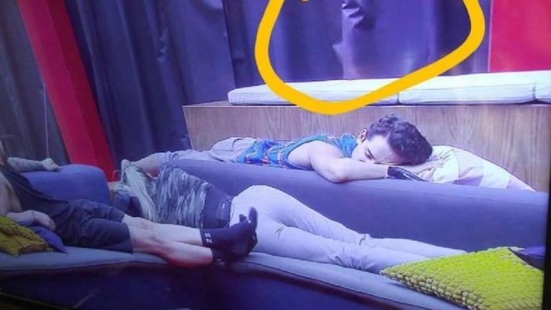 ¡Aterrador! Fantasma acecha en La Casa de los Famosos