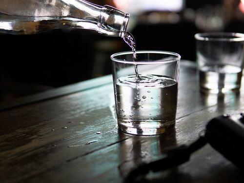 ¿Te mantienes lo suficientemente hidratado? Conoce el método que utilizan los expertos