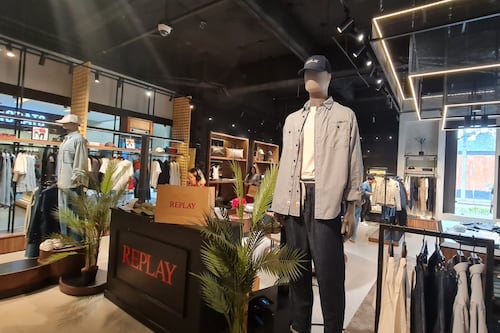 ¿Buscas valentía, autenticidad y autoexpresión? Las prendas de REPLAY lo hacen posible