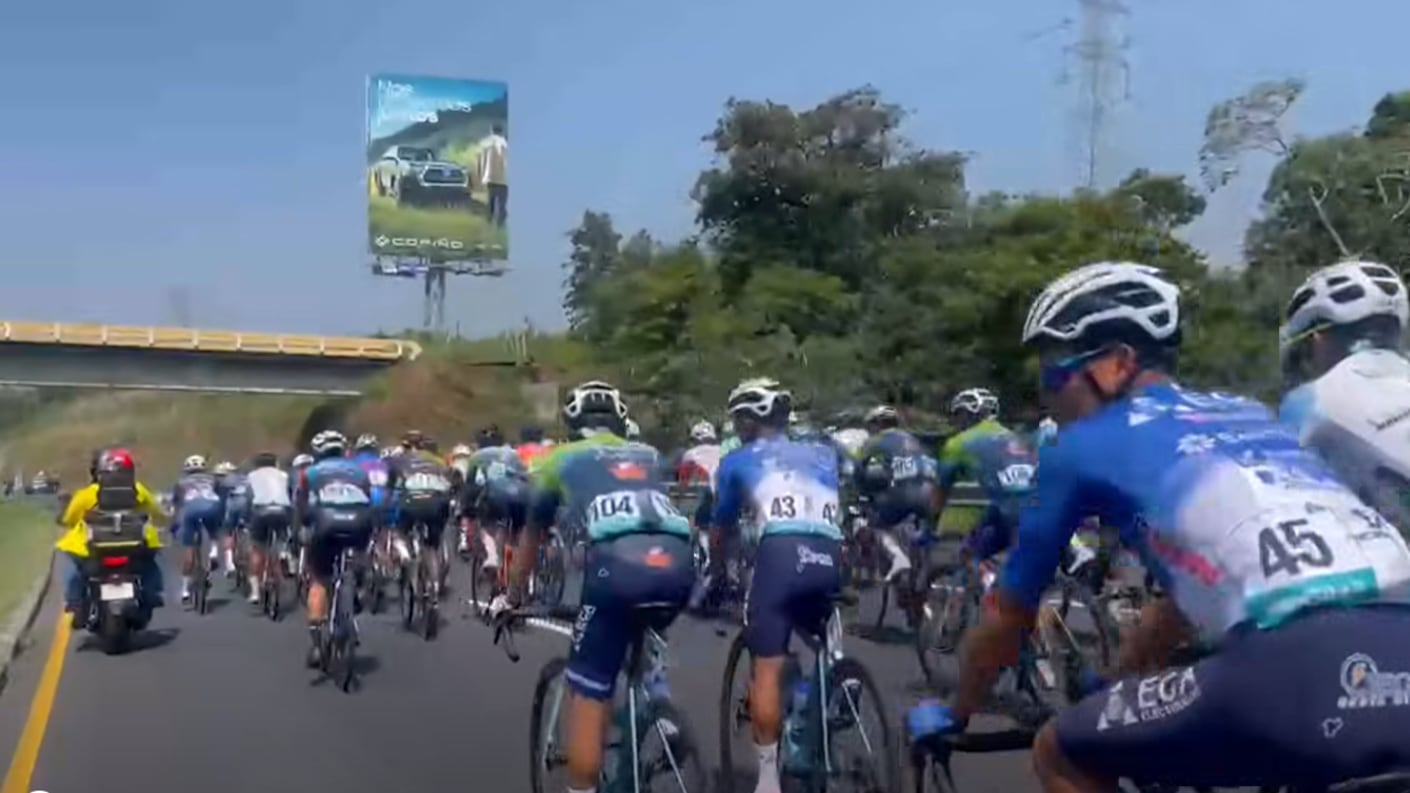 Caída de ciclistas en la Autopista Palín–Escuintla, durante el tramo comprendido entre Amatitlán y Retalhuleu.