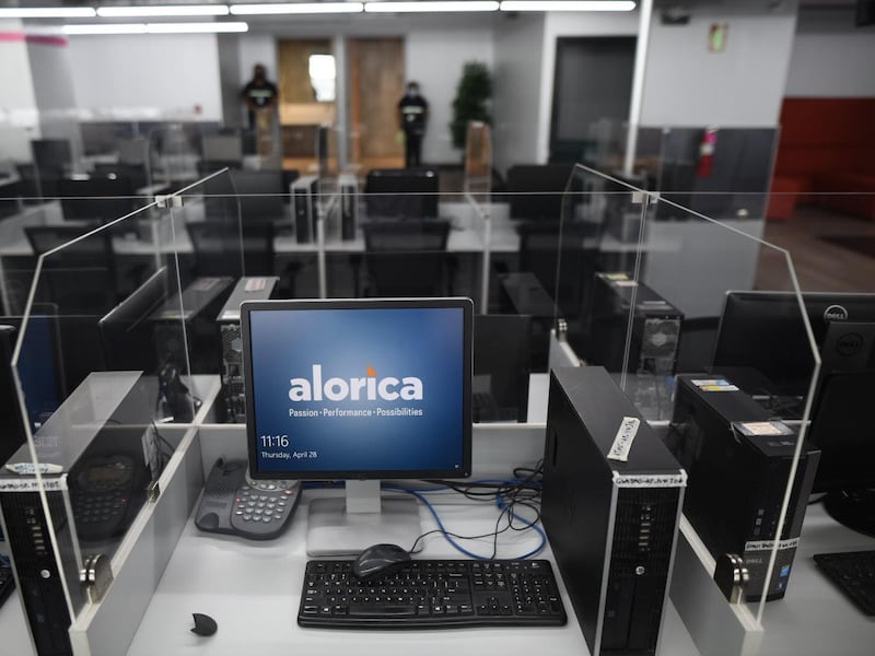 Alorica inaugura su renovado edificio insignia con feria de empleo