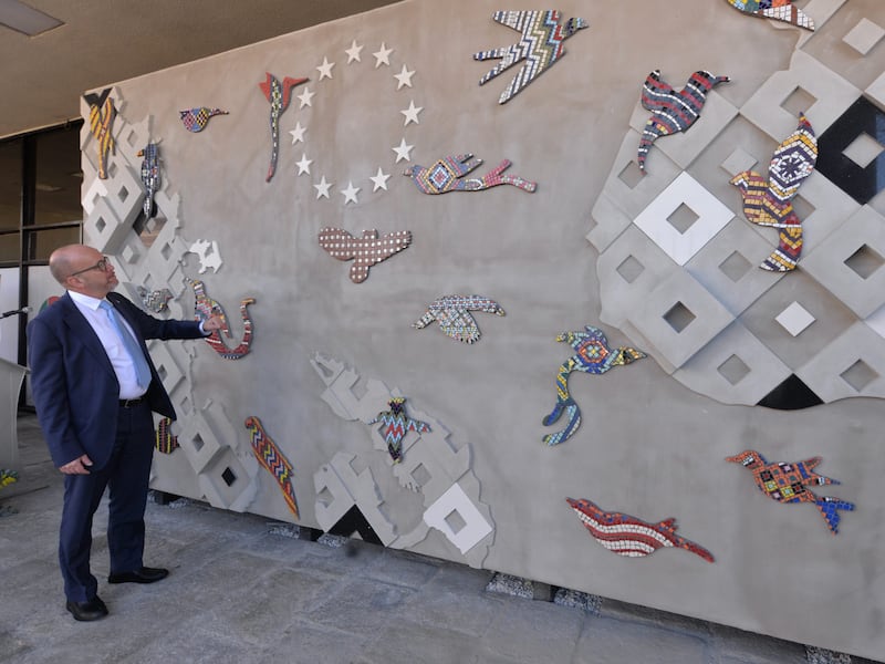 Con mural, celebran los 25 años de relaciones bilaterales entre la UE y Guatemala