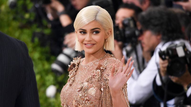 FOTO. Captan a Kylie Jenner sin maquillaje y usuarios le dicen "monstruo"