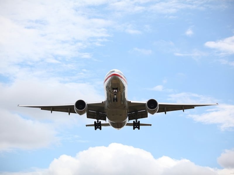 Avión regresa a aeropuerto por amenaza de “bomba” que resultó ser un pañal