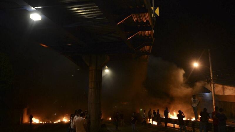 EN IMÁGENES. Hondureños bloquean calles exigiendo renuncia del presidente