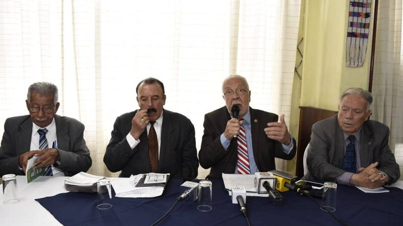 Exconstitucionalistas: "La CC ha interpretado erróneamente la Constitución"