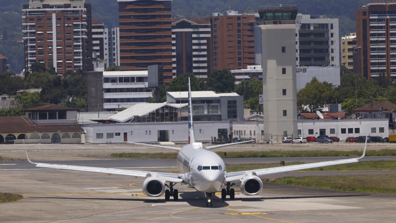 ¡Emergencia en el Aeropuerto Internacional La Aurora!