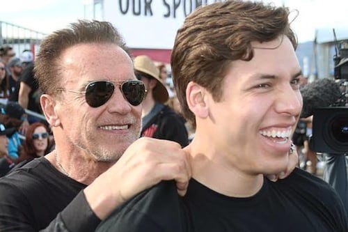 Hijo de Arnold Schwarzenegger gana tres oros en fisicoculturismo