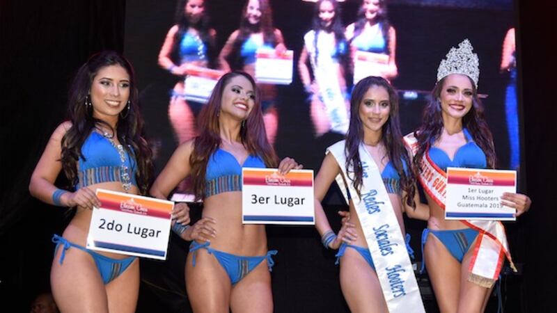 Estudiante de Derecho se corona como Chica Hooters Guatemala 2019