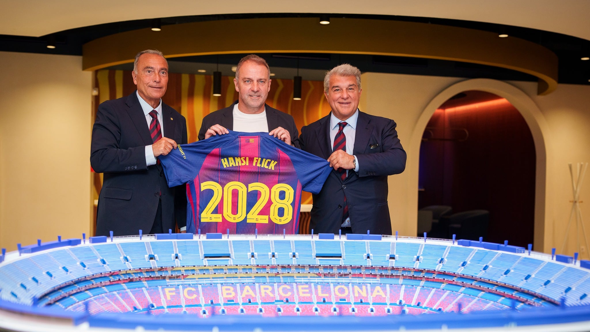 Exitoso entrenador del Barcelona Hansi Flick renueva su contrato. Foto: FC Barcelona