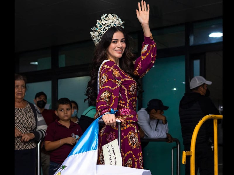 ¡Guatemala brilla en Miss Supranational! María Fernanda Milián y su delirante vestido con transparencias
