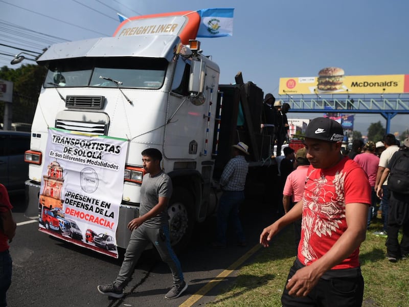 Transportistas y autoridades indígenas se dirigen a la capital