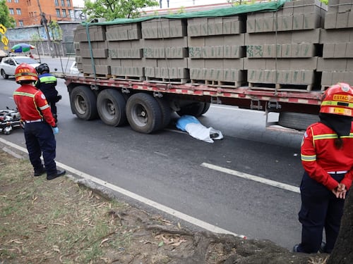 Motorista muere en el Periférico y complica tránsito este jueves