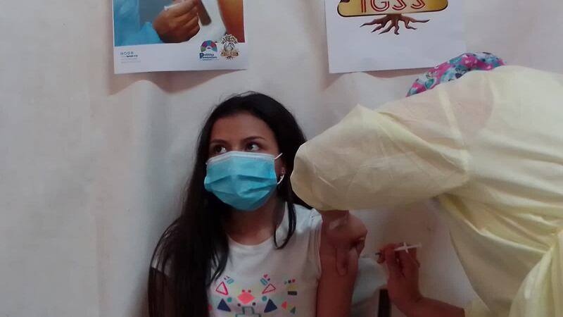 IGSS anuncia vacunación de segundas dosis para menores de edad