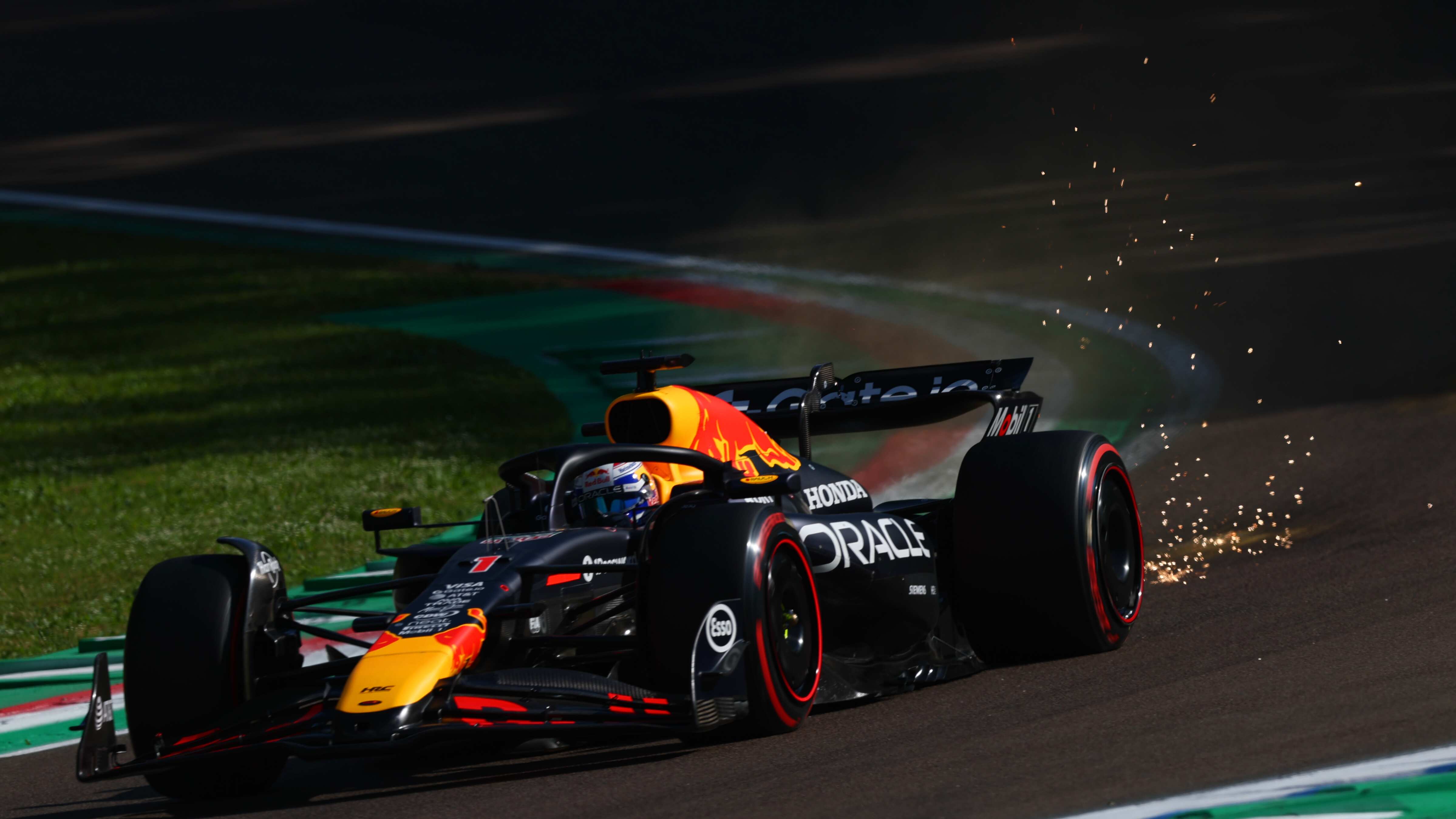 Verstappen ganó el GP de Emilia Romaña.