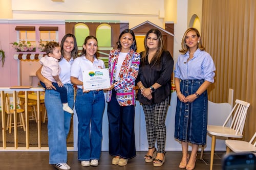 Primera Dama impulsa turismo familiar: Píos Coffee recibe sello Family Friendly