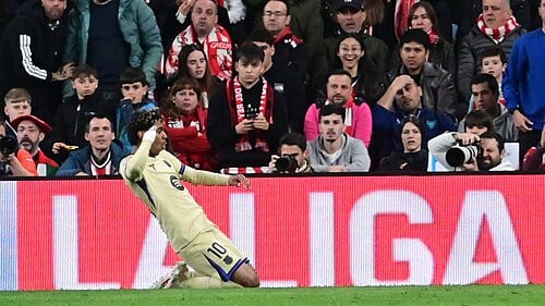 A una edad en la que muchos futbolistas apenas comienzan a soñar con ser jugadores profesionales, Lamine Yamal ya es protagonista en uno de los clubes más exigentes del mundo: el FC Barcelona. Foto: Wikipedia.