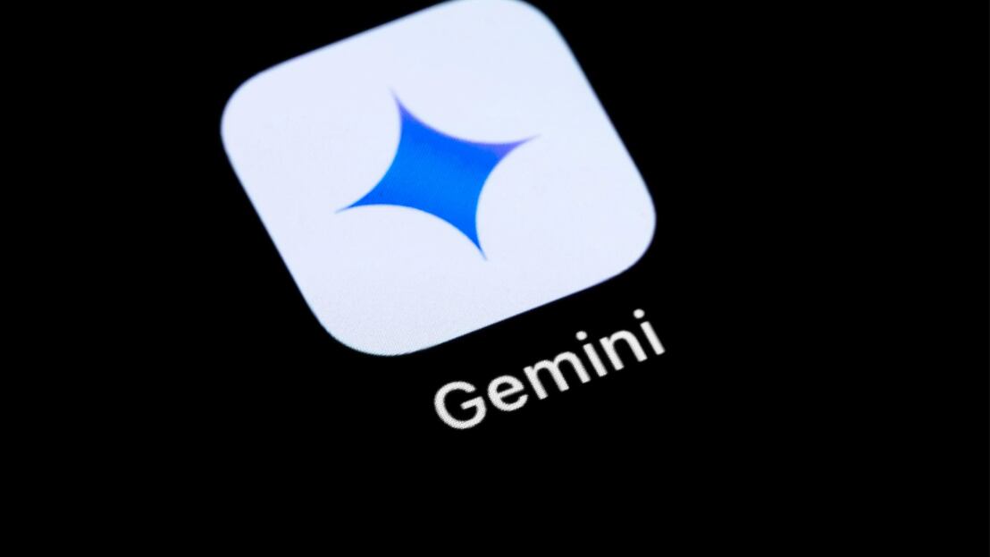 Varios usurarios reportaron múltiples fallos en el chatbot. (Foto: Redes sociales)