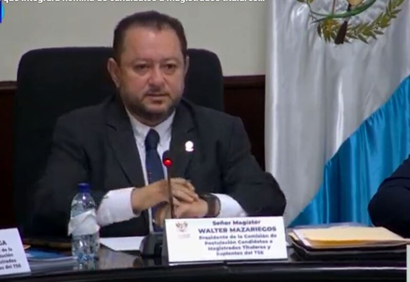 Walter Mazariegos,  rector de la Universidad de San Carlos de Guatemala, dirige la Comisión.