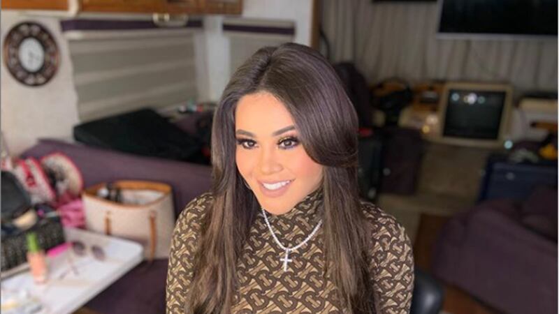 Gomita confiesa que se inyectó la cara y muestra su “deforme” rostro