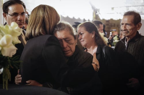Presidenta en funciones, Karin Herrera, en misa para honrar a policías: “Sus nombres nunca serán olvidados”