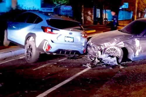 Así quedaron dos autos que se accidentaron en zona 9
