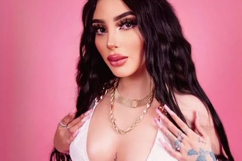 Bellakath deja plantados a sus fans y los organizadores la critican por no presentarse