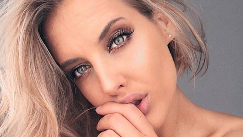 Tere Kuster, exMiss Mundo Argentina, posa en sensual lencería mostrando sus atributos