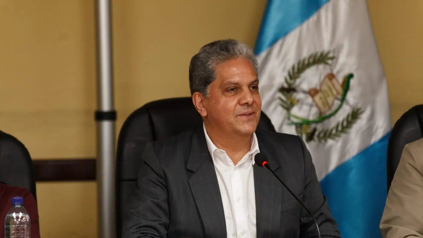 Ministro de Salud de Guatemala, Oscar Cordón Cruz, deja el cargo.