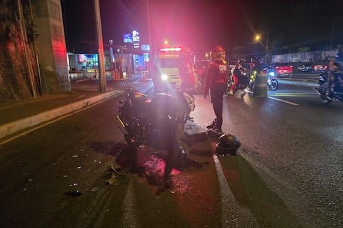 Motorista fallece tras accidente de tránsito frente a centro comercial en zona 18
