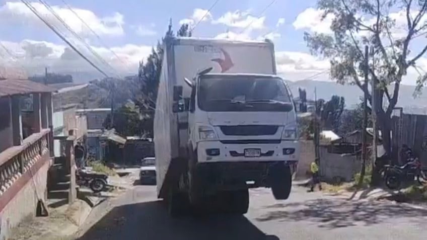 La sobrecarga del vehículo ocasionó que el incidente. Foto: PMT VN