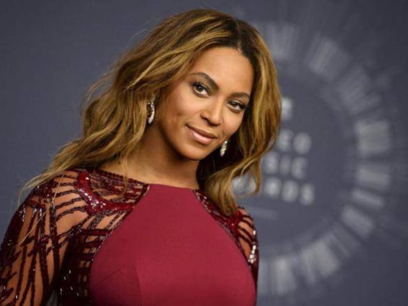 Beyoncé comparte foto de pequeña y su hija Blue Ivy es su vivo retrato