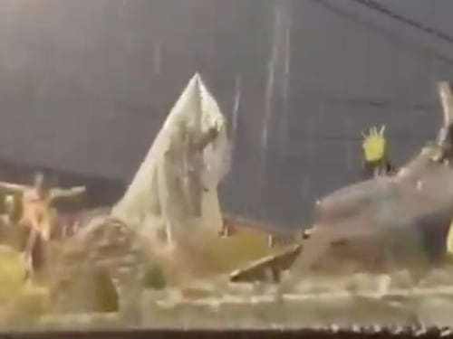 VIDEO. Procesión de Jesús de la Caída en Ciudad Vieja hace su recorrido bajo fuerte lluvia
