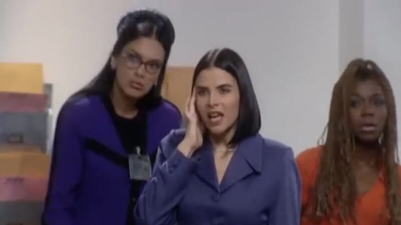 Actriz de "Betty, la fea" sorprende al posar en diminuto bikini a sus 52 años