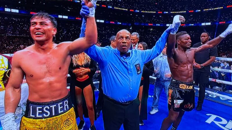 Pelea histórica de Léster Martínez en la preliminar de Saúl “Canelo” Álvarez