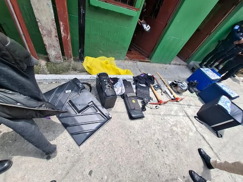 Allanamientos en El Gallito dejan armas, droga y más de Q107 mil incautados