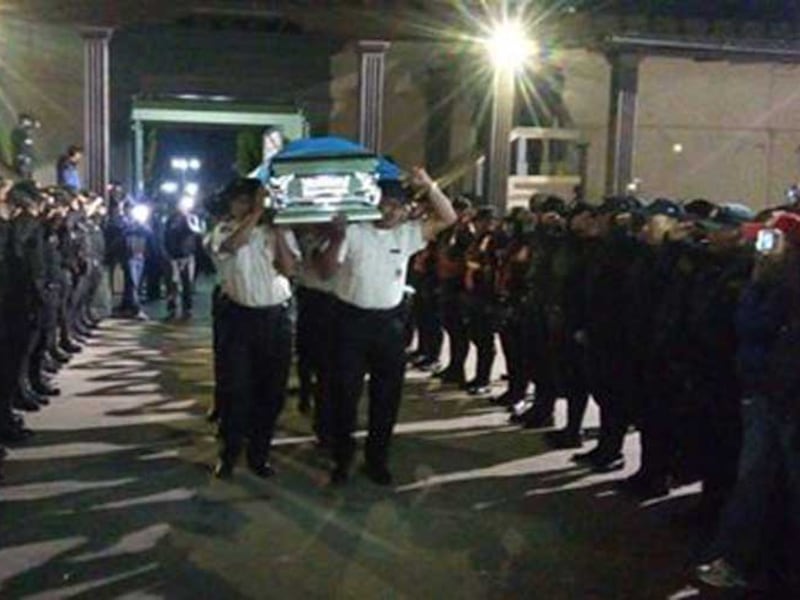 Realizan honras fúnebres a agentes PNC fallecidos en ataque armado en Chimaltenango