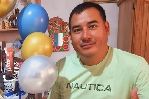 Balacera deja en estado delicado al barbero Jorge Millán dentro de negocio en Petén